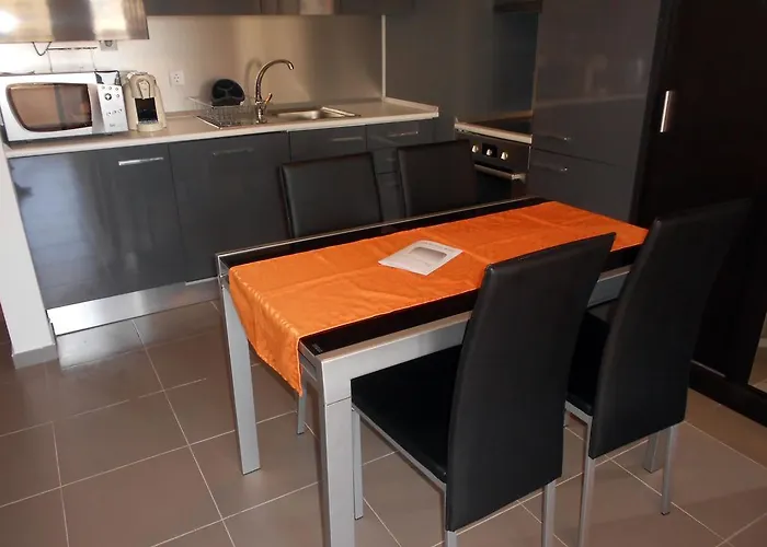 T0 Da Rocha Apartment